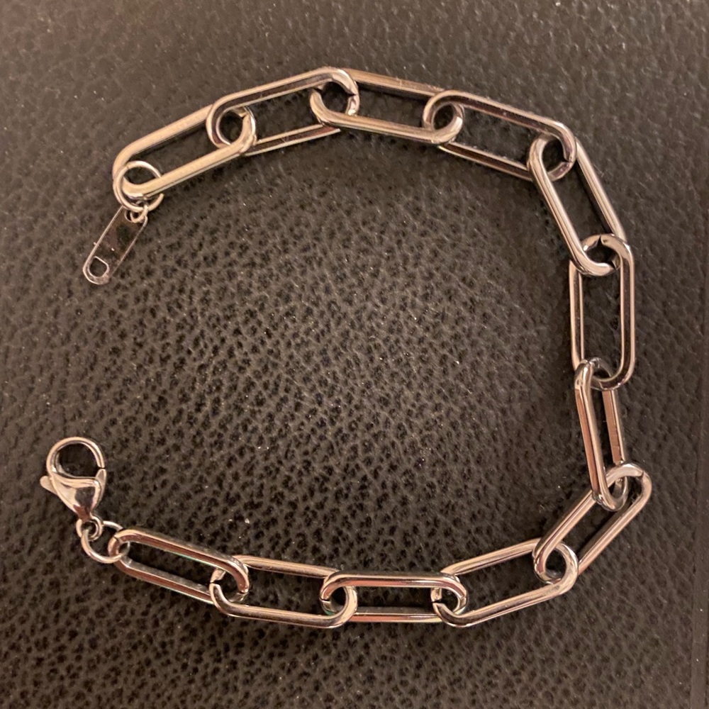 Sterling Silver large paper clip bracelet - never worn - 7.5” in length - $45